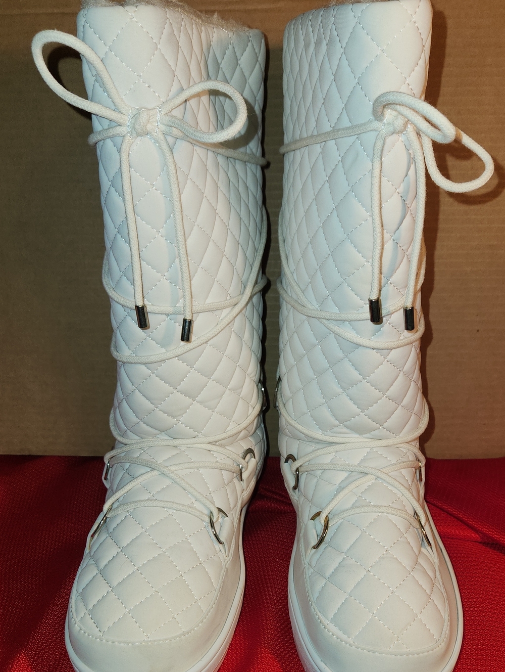 JustFab Quilted White Lace-Up Winter Boots